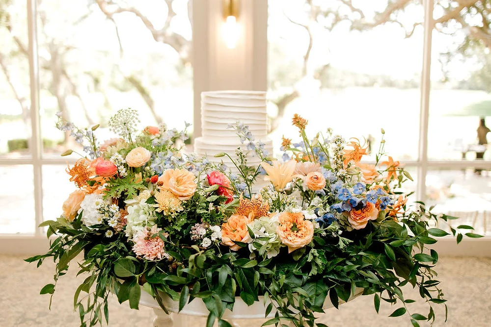 A La Carte vs Full-Service Wedding Flowers